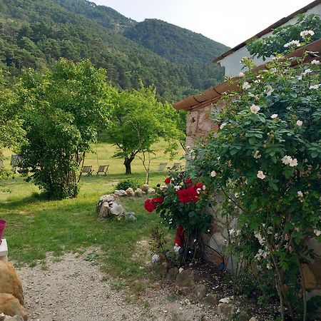 Gite La Mountagna Peyroules Exteriér fotografie