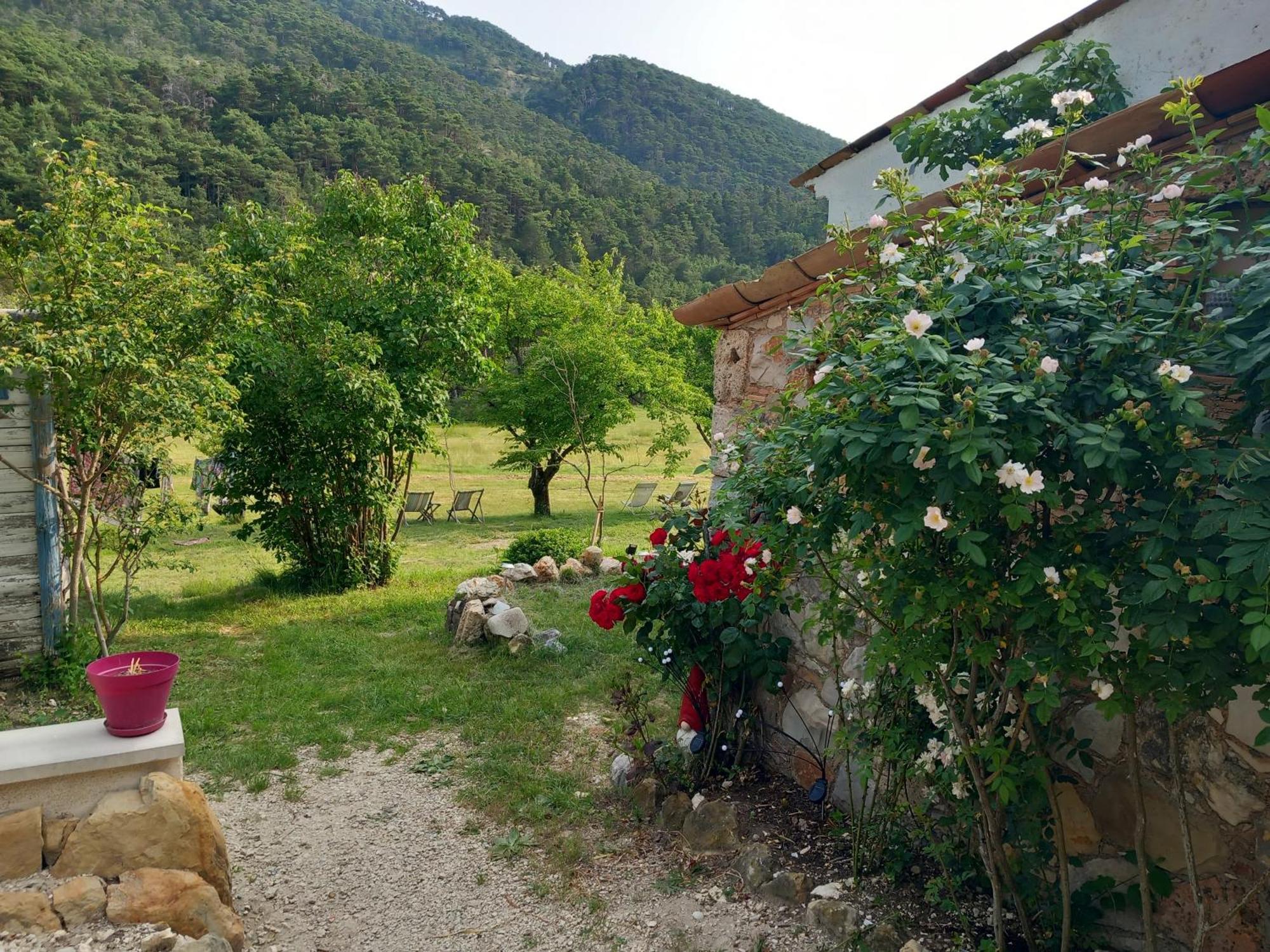 Gite La Mountagna Peyroules Exteriér fotografie